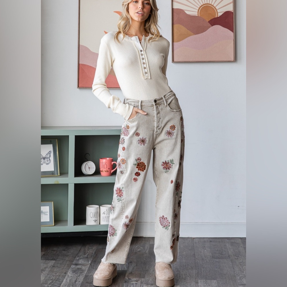 Oli & Hali Floral Embroidered Cream Pants